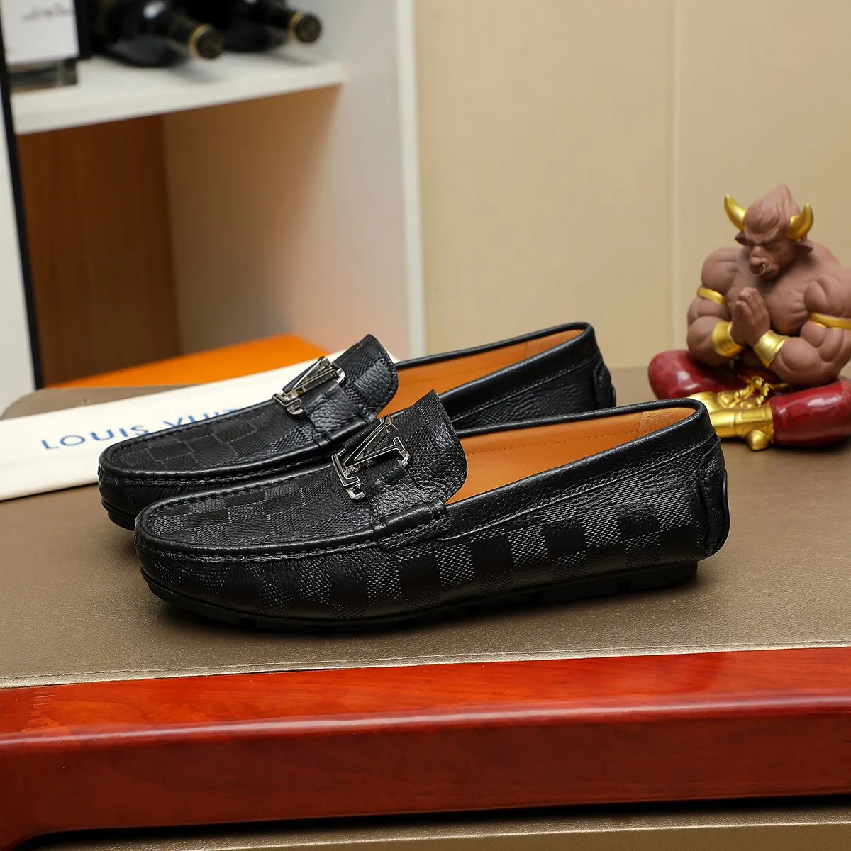 Men's shoes 💰360 💰 LV Louis Vuitton's top-quality Peaches men's shoes 💯Original copy of the official website, the upper is made of imported official website 1:1 material ❌Italian 🇮🇹 cowhide surface, imported pigskin lining. It’s definitely not made with ordinary craftsmanship, it’s the model used by celebrities! The factory’s craftsmanship is designed to create the most perfect shoes for trendy men! Colors available! 38-44 yards